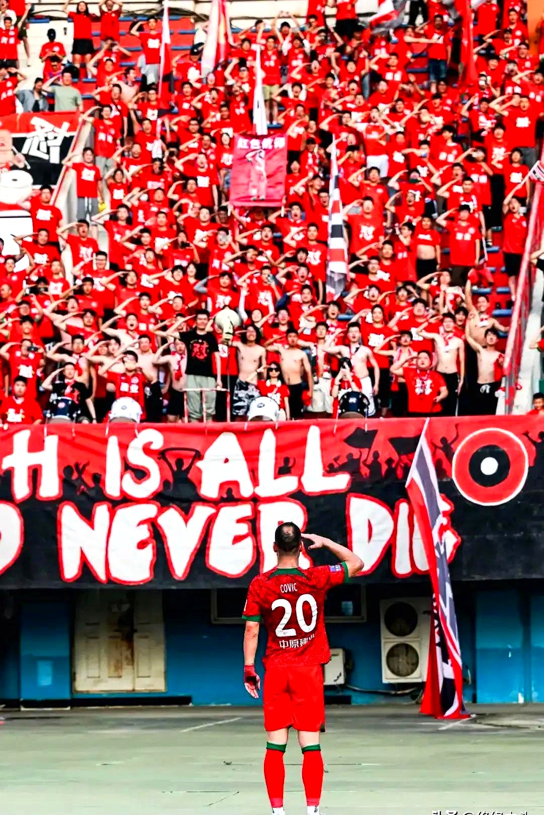 关于赛地聚焦：荷甲集结日热度飙升，阿贾克斯绝杀压哨，震撼外界，赛程密集仍需轮换的信息-九游官方网站